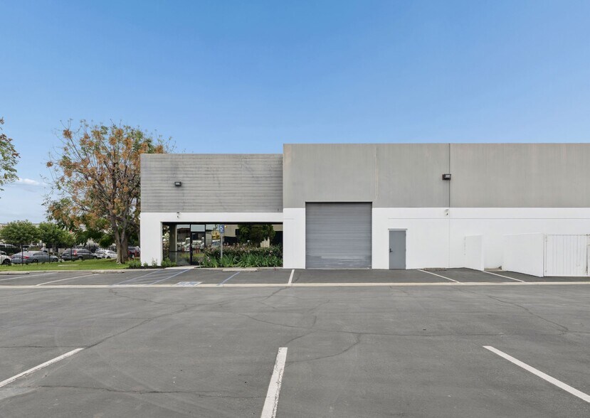 More Photos Of 1620 Marigold Pl, Ontario Warehouse For Sale