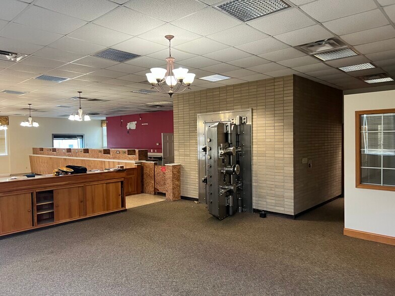 More Photos Of 272 Main Street, Nicholson Office For Sale