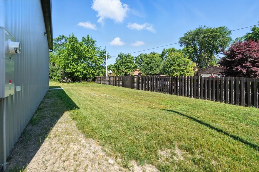 More Photos Of 126 Lotze St, Findlay Flex For Sale