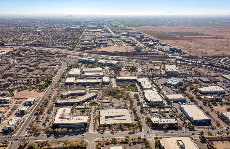 More Photos Of 2535 W Fairview St, Chandler Unknown For Lease