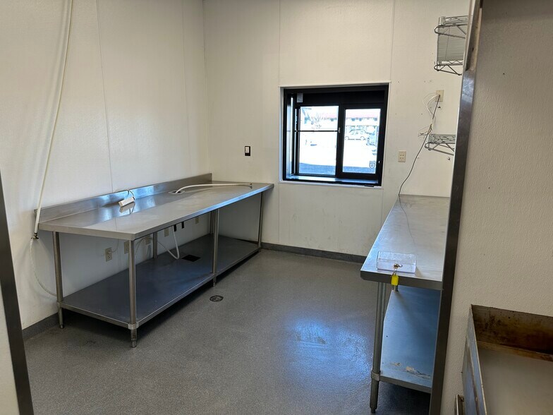 More Photos Of 1313 S Dewey St, North Platte Fast Food For Lease