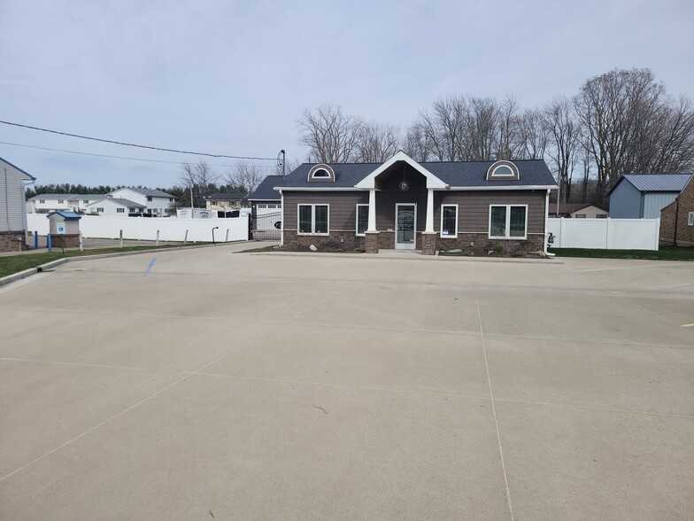 Primary Photo Of 351 N Main St, Onsted Office For Sale