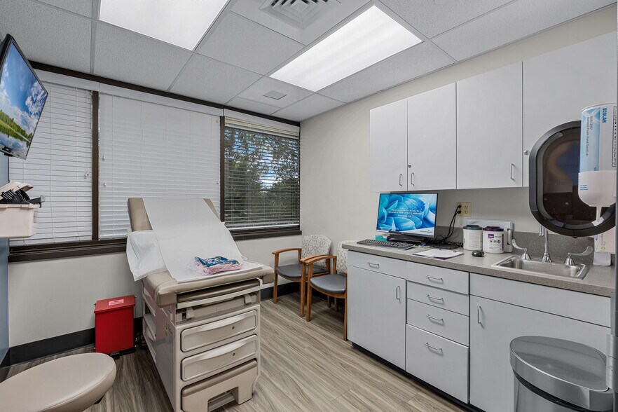 More Photos Of 661 E Altamonte Dr, Altamonte Springs Medical For Sale