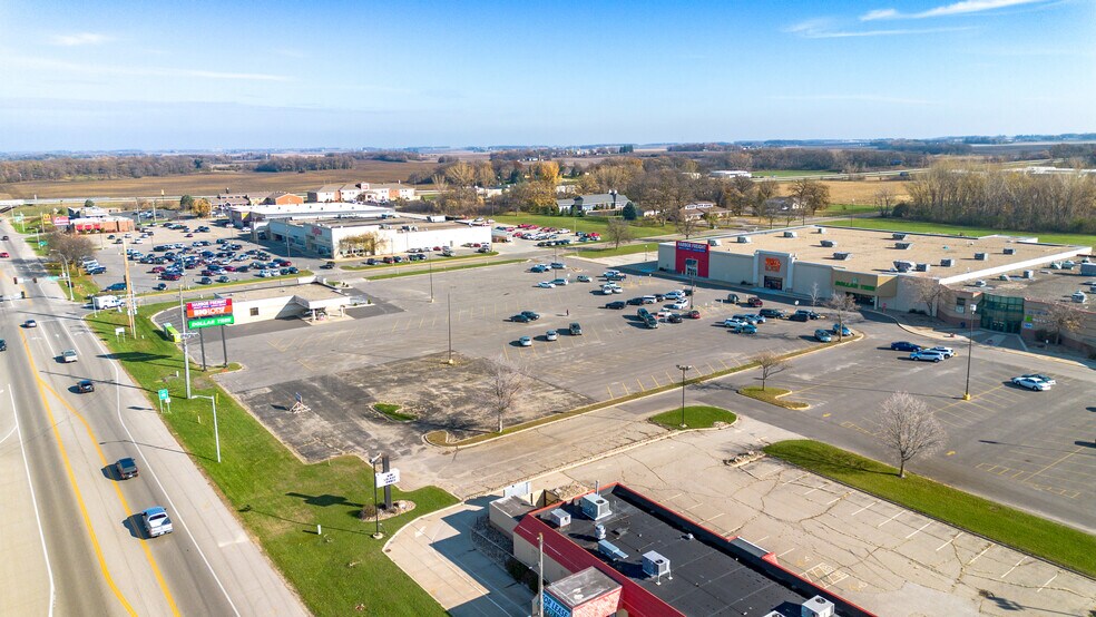 More Photos Of 2614 Bridge Ave, Albert Lea Freestanding For Lease