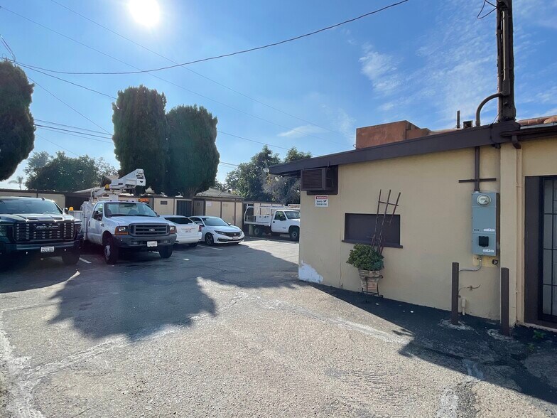 More Photos Of 1854 W 17th St, Santa Ana Freestanding For Sale
