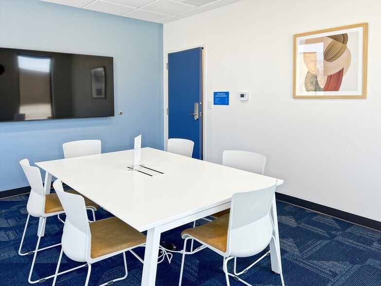 More Photos Of 205 W Grand Ave, Bensenville Coworking Space