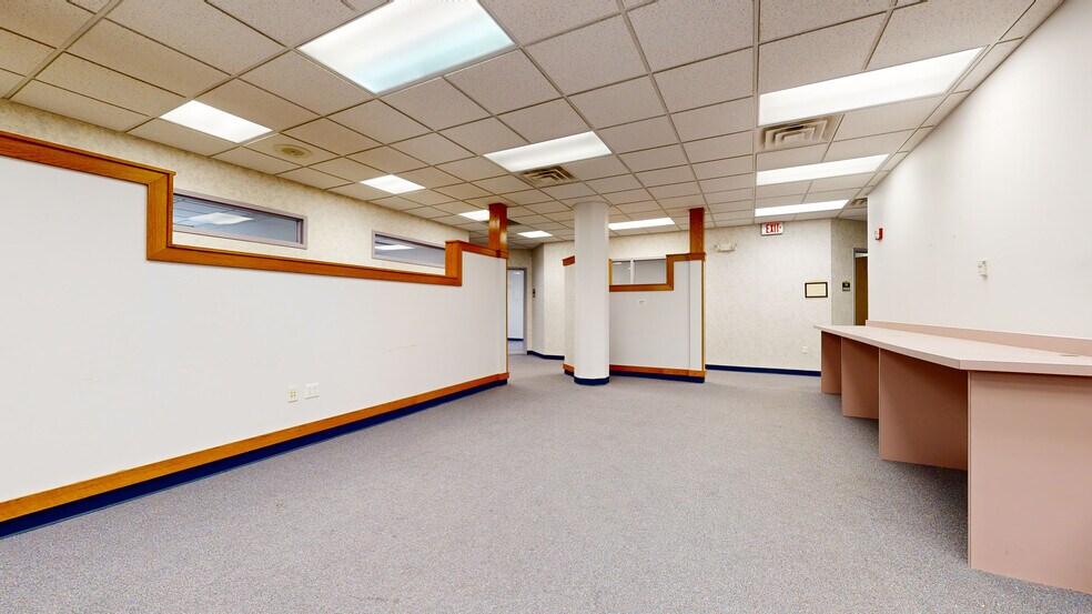More Photos Of 205 W Market St, Lima Office For Sale