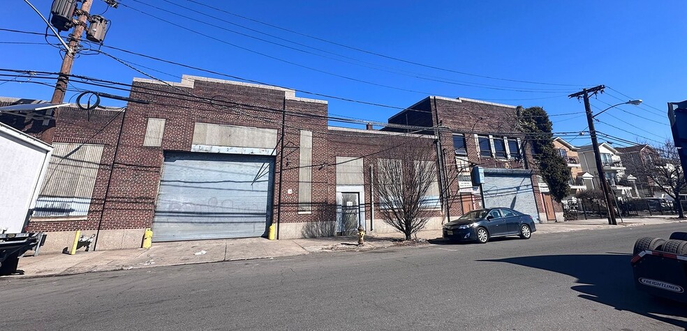 Primary Photo Of 488-500 Mulberry St, Newark Warehouse For Sale