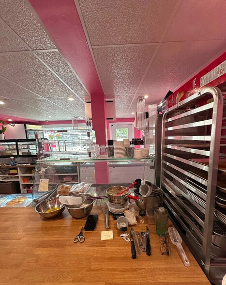 More Photos Of 116-118 High St, Sutton West Storefront For Lease