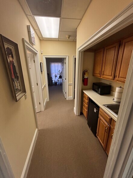 More Photos Of 1439 McLendon Dr, Decatur Medical For Sale