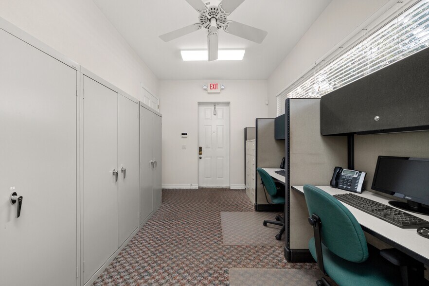 More Photos Of 405 W Interlake Blvd, Lake Placid Office For Sale