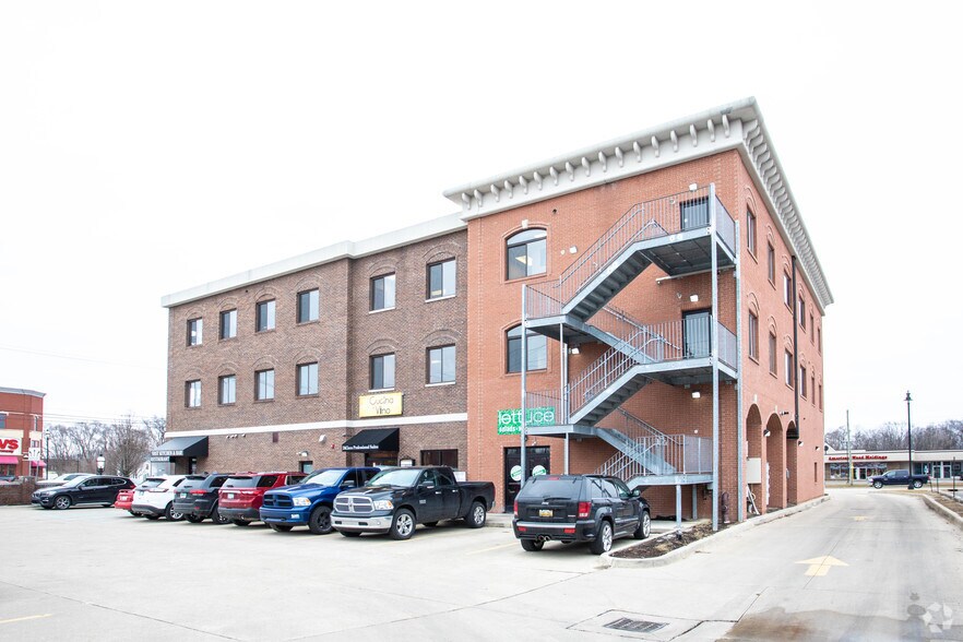 More Photos Of 52957-52975 Van Dyke Ave, Shelby Township Office For Lease