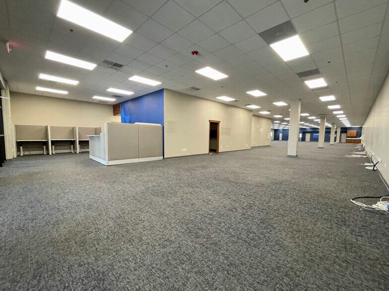 More Photos Of 6200 State St, Saginaw Office For Lease