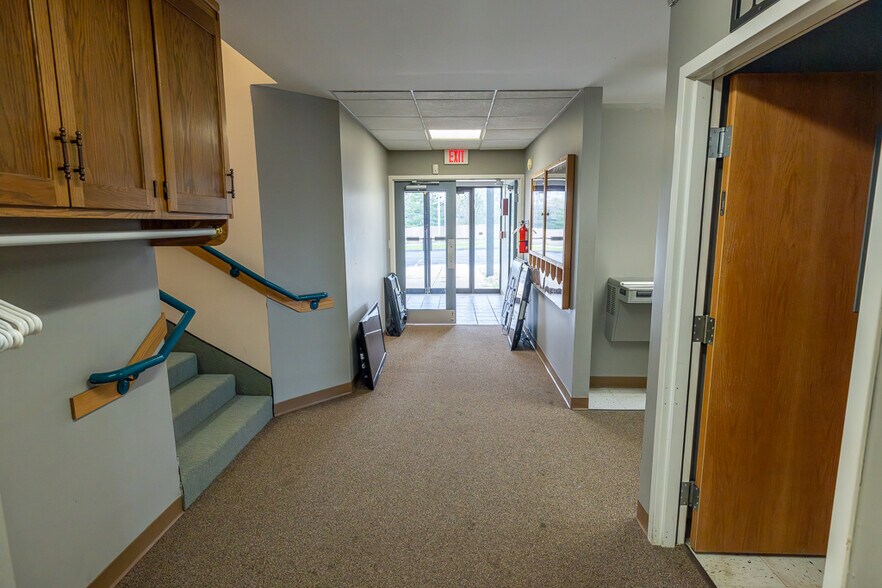 More Photos Of 800 SW 150 Hwy, Lee's Summit Office For Sale