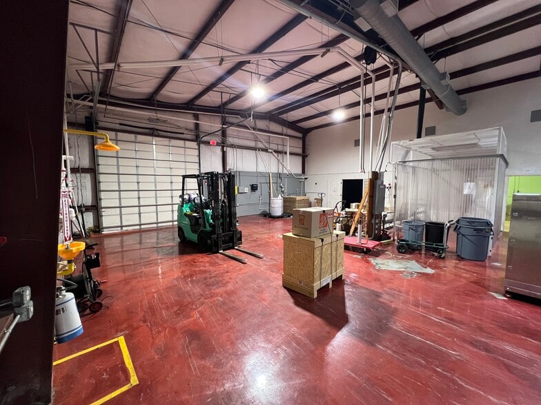 More Photos Of 1908-1910 NW 67th Pl, Gainesville Light Manufacturing For Sale