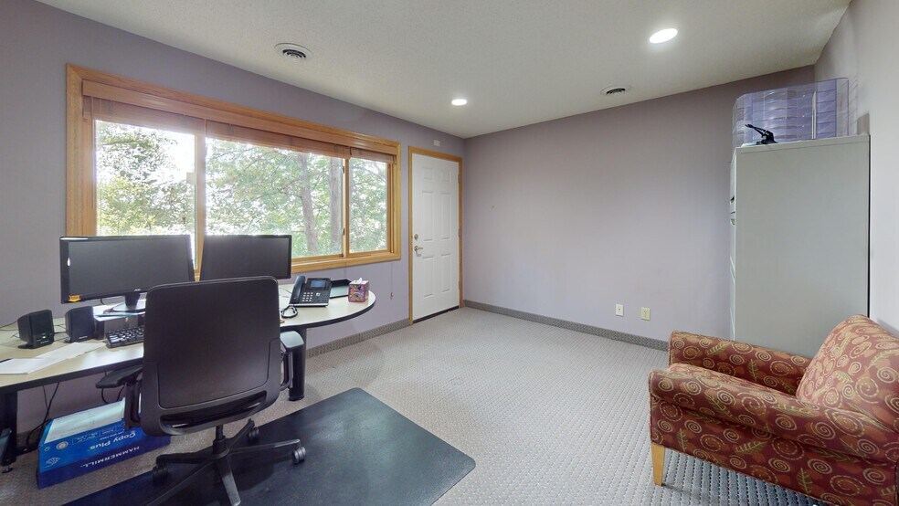 More Photos Of 3250-3254 Rice St, Saint Paul Office For Sale