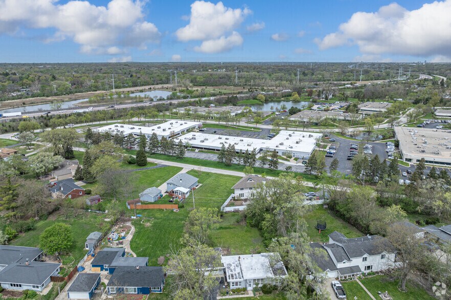 More Photos Of 901-939 Parkview Blvd, Lombard Office For Lease
