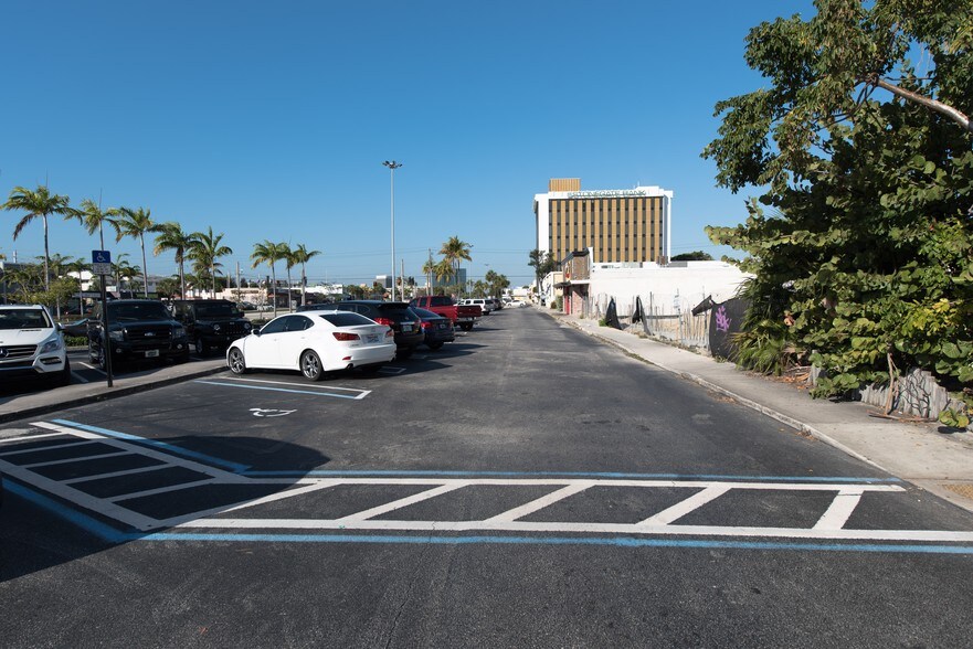 More Photos Of 3035 E Commercial Blvd, Fort Lauderdale Medical For Sale