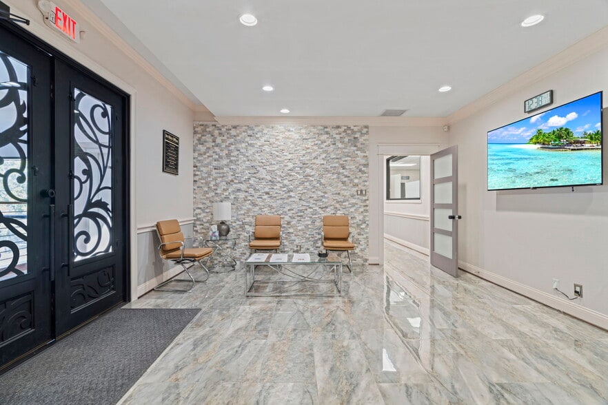 More Photos Of 25010 Oakhurst Dr, Spring Medical For Sale