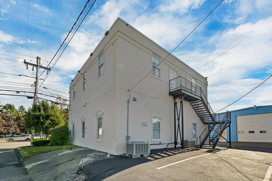 More Photos Of 322 Amherst St, Nashua Medical For Lease