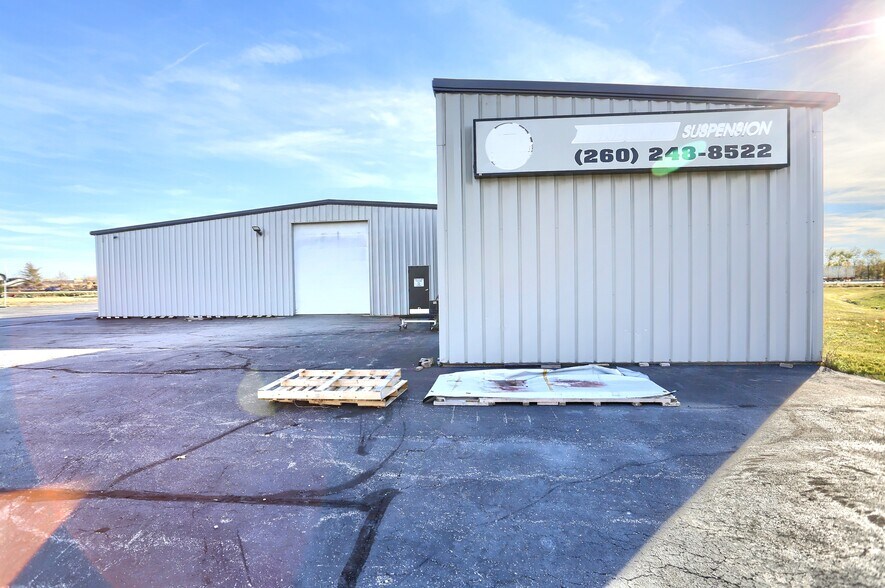 More Photos Of 665 W Connexion Way, Columbia City Flex For Sale