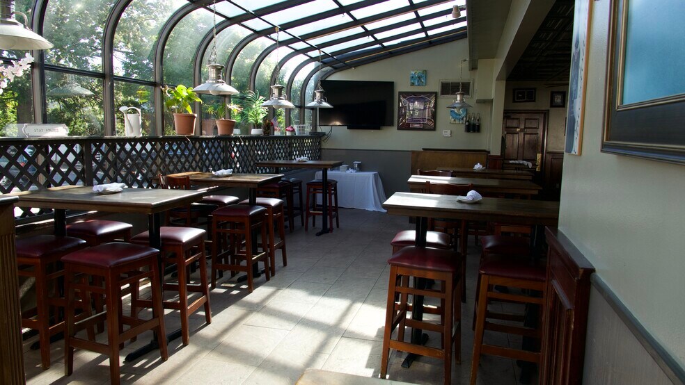 More Photos Of 293 Queen Anne Rd, Teaneck Restaurant For Sale