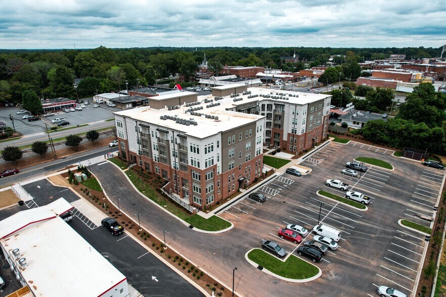 More Photos Of 222 S Main St, Mooresville Apartments For Lease
