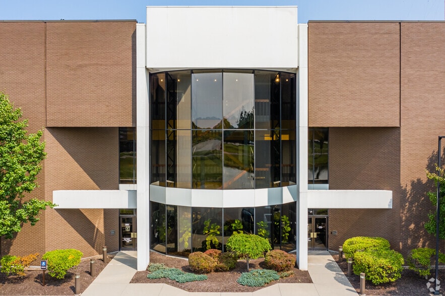 More Photos Of 300 Canal View Blvd, Rochester Office For Lease