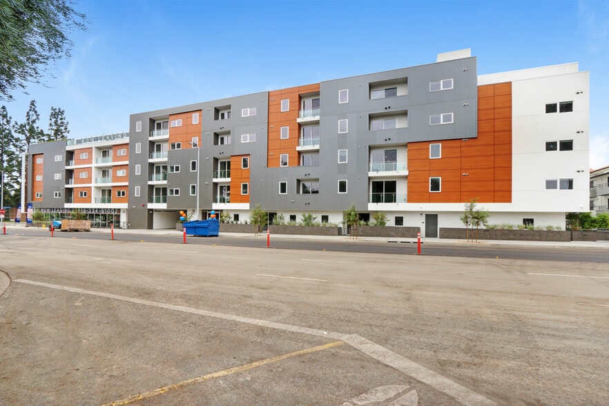 More Photos Of 18401 Nordhoff St, Northridge Apartments For Lease