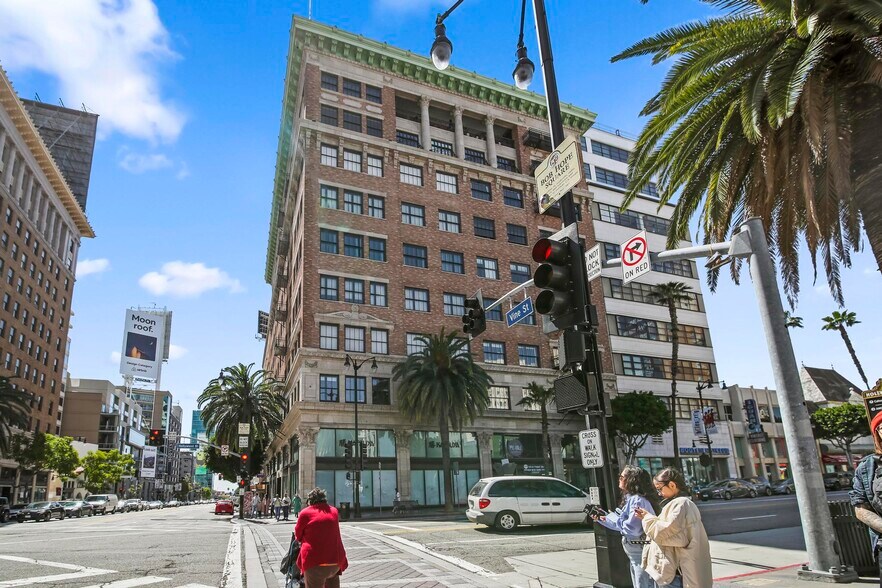 More Photos Of 1645 Vine St, Hollywood Loft Creative Space For Sale