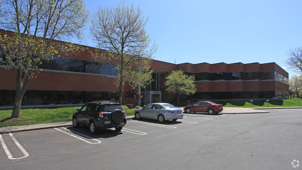 More Photos Of 220 Salina Meadows Pky, Syracuse Office For Lease