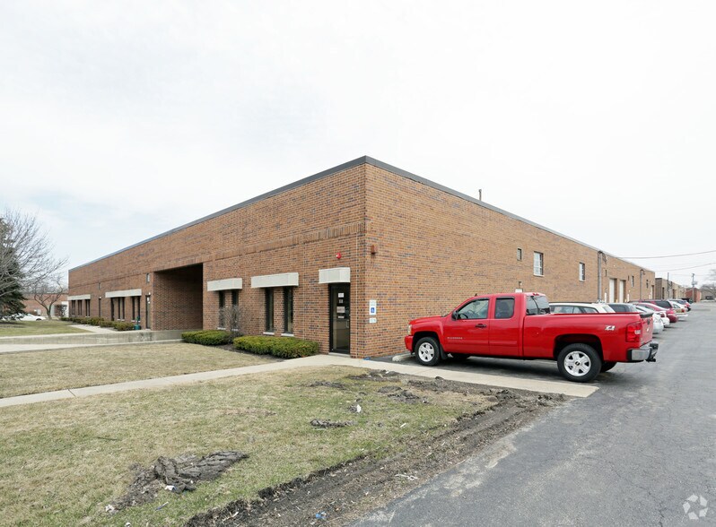 More Photos Of 236-244 William St, Bensenville Manufacturing For Lease