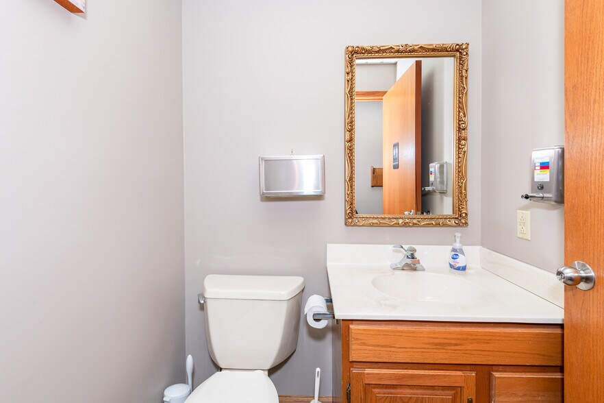 More Photos Of 1752 W High St, Piqua Medical For Sale