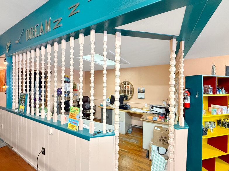 More Photos Of 342 Main St, Delta General Retail For Sale