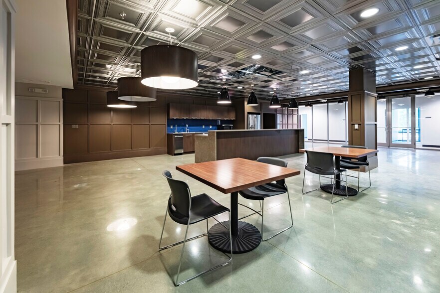 More Photos Of 1990 Vaughn Rd, Kennesaw Office For Lease