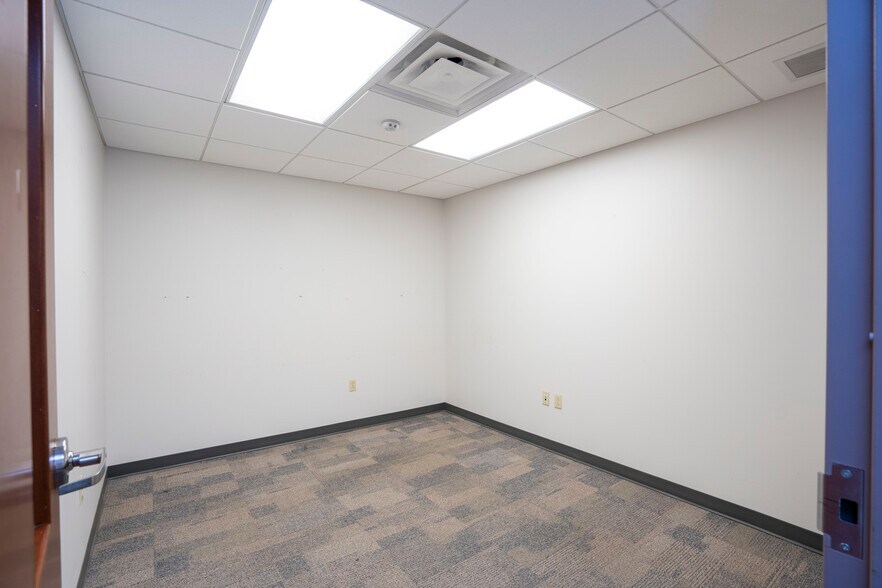 More Photos Of 100-256 Match Factory Pl, Bellefonte Medical For Lease