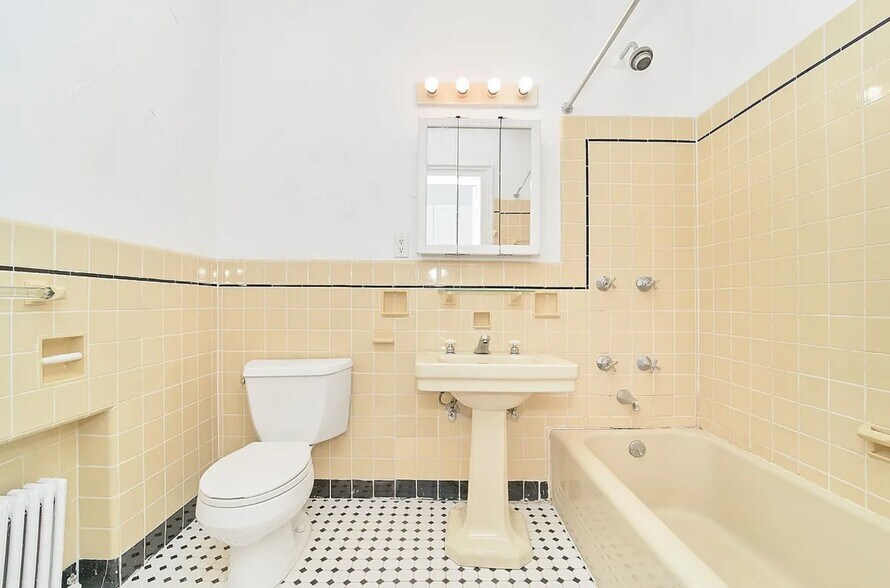 More Photos Of 25 E 38th St, New York Apartments For Sale