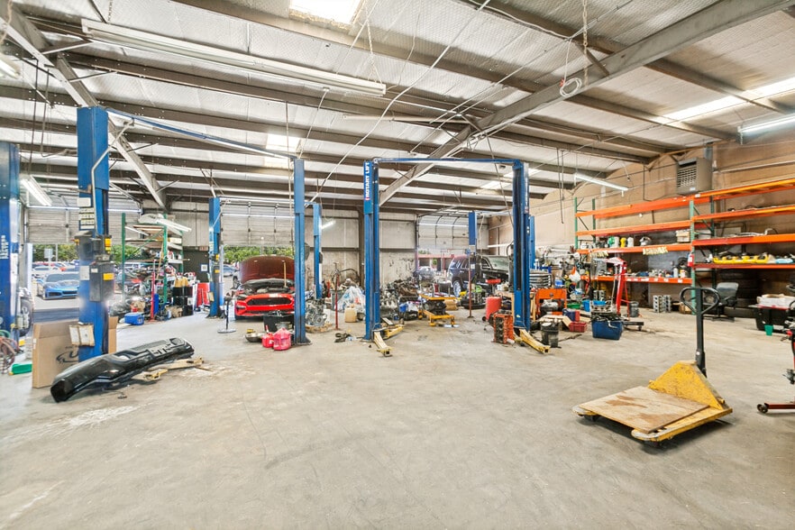 More Photos Of 308 W Avenue B, Garland Auto Repair For Sale