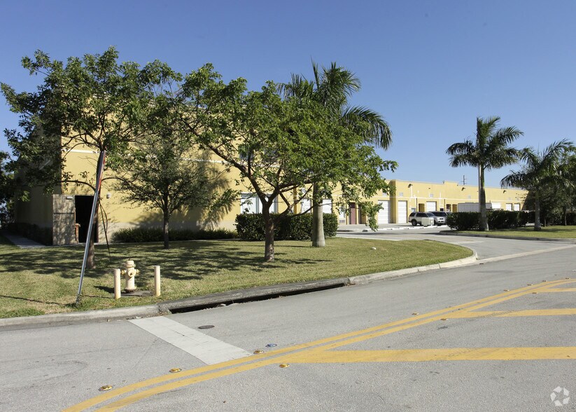 More Photos Of 15075 SW 137th St, Miami Warehouse For Lease