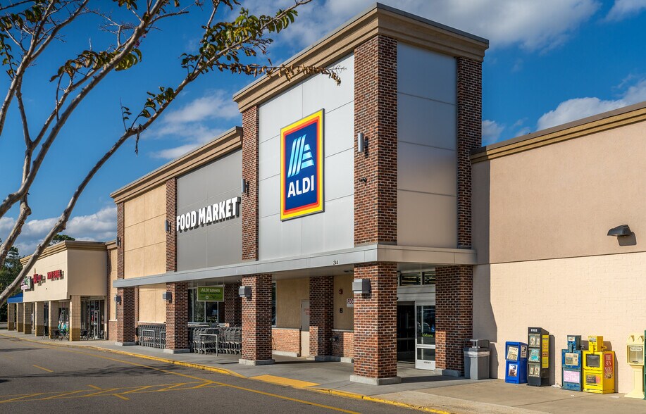 More Photos Of 218-258 Highway 17, North Myrtle Beach Restaurant For Lease