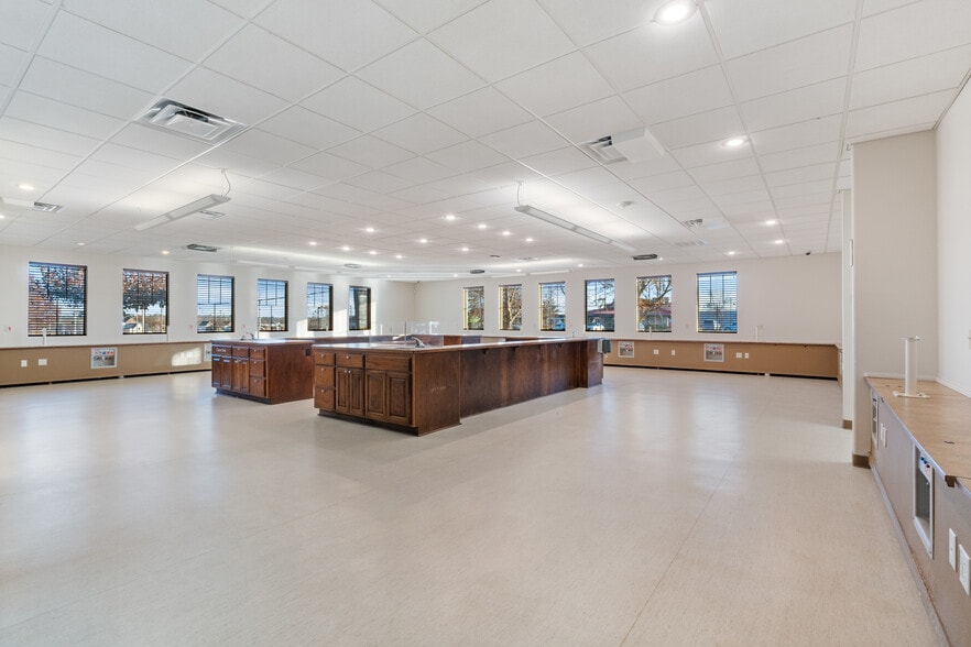 More Photos Of 101 N 37th St, Rogers Medical For Lease