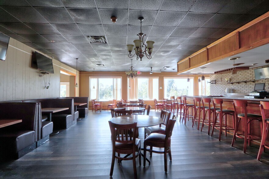More Photos Of 1978 Route 5 & 20, Waterloo Township Restaurant For Lease