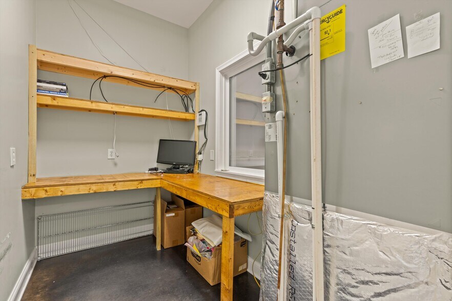 More Photos Of 700 Grove St, Loudon Freestanding For Sale