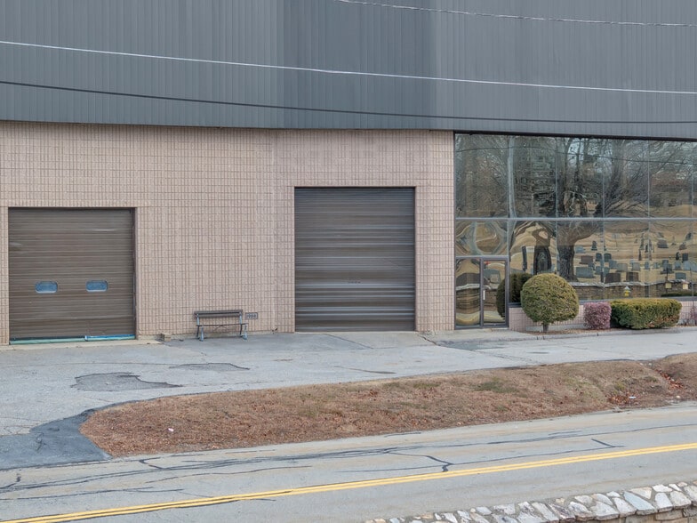 More Photos Of 2 Old Worcester Rd, Webster Warehouse For Sale