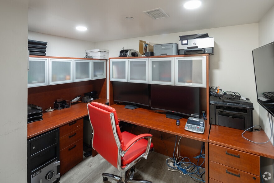 More Photos Of 100 S Main St, Santa Ana Restaurant For Sale