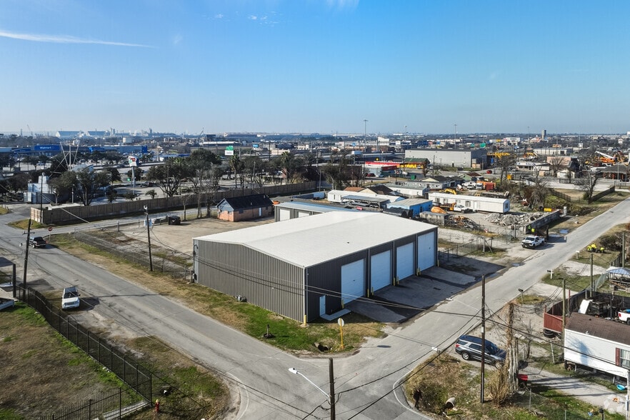 More Photos Of 1222 Frankie St, Houston Warehouse For Sale