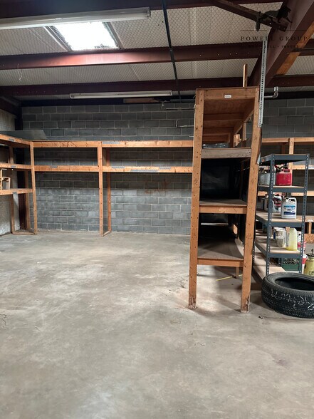 More Photos Of 5929 50th St, Lubbock Service For Lease