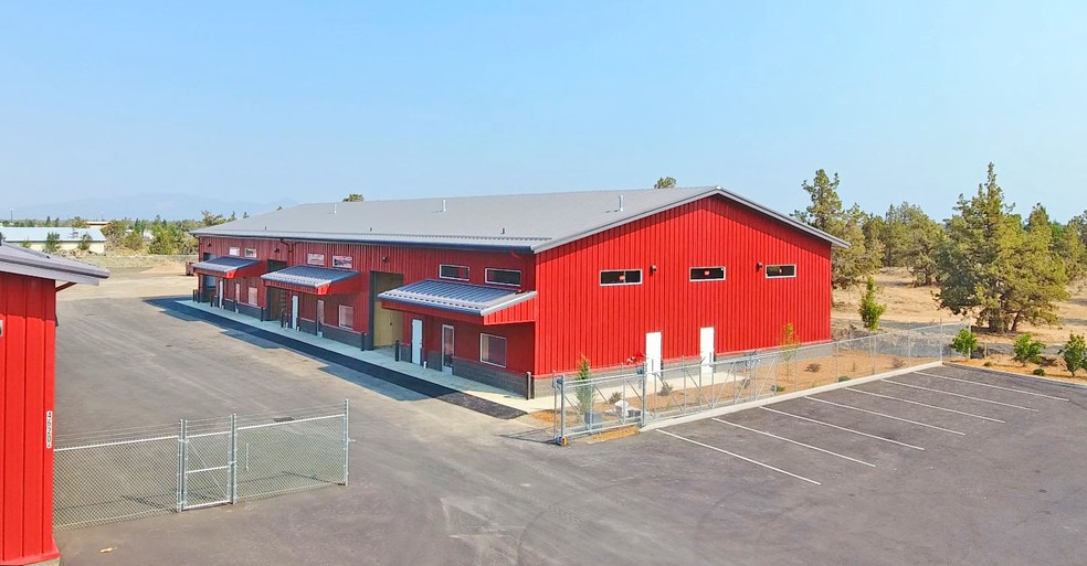 More Photos Of 4620 SW 23rd St, Redmond Warehouse For Lease
