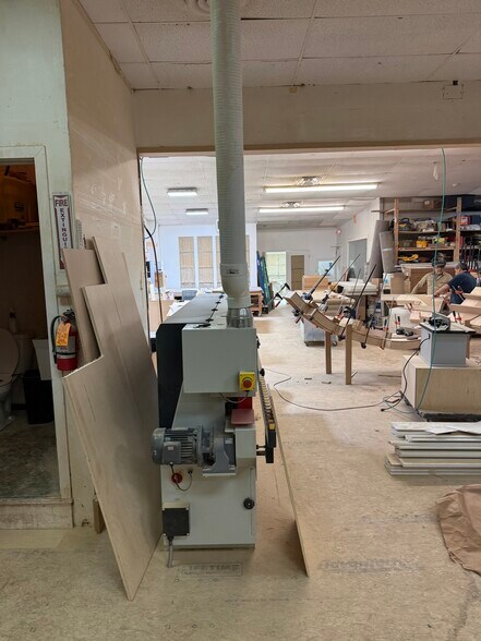 More Photos Of 255 Leonia Ave, Bogota Light Manufacturing For Lease