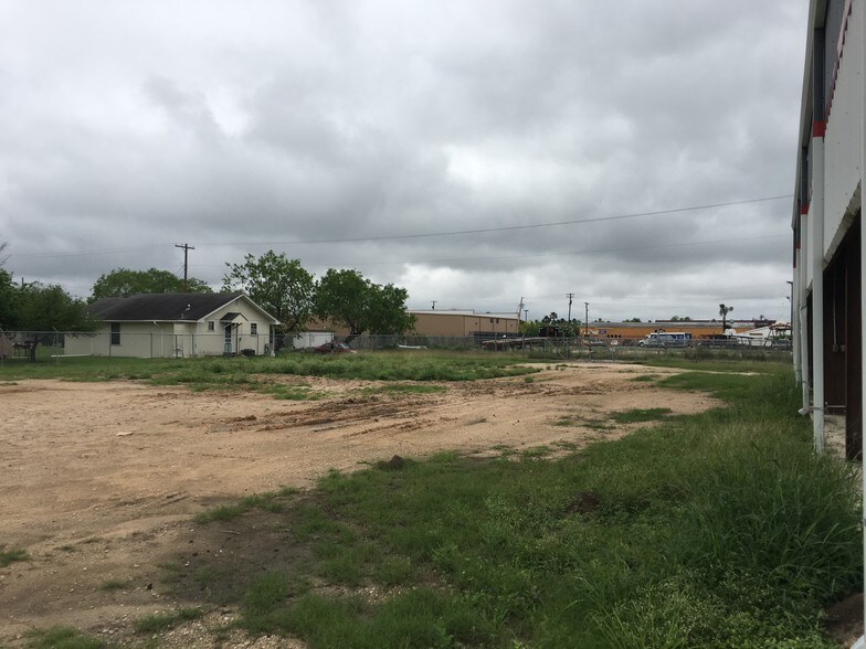 1407 N 5th St, Harlingen, TX 78550 Industrial For Lease